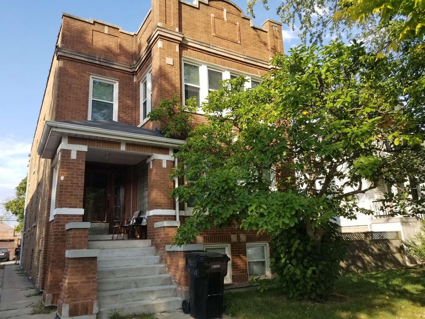 Property Photo:  4920 West Cornelia Avenue Gn  IL 60641 