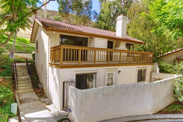 Property Photo:  445 Vista Dorado Lane  CA 91377 