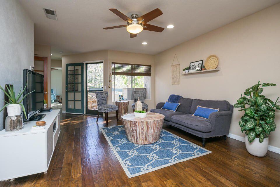Property Photo: 611 Via Colinas CA 91362