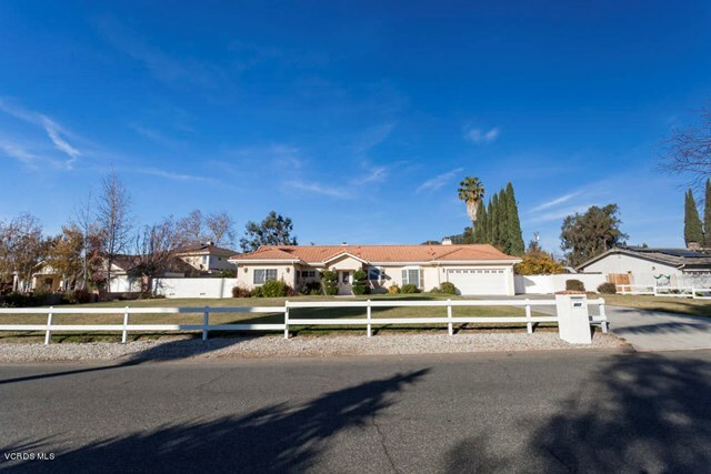 Property Photo:  867 Waverly Heights Drive  CA 91360 