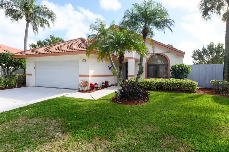 Property Photo:  123 Executive Circle  FL 33436 