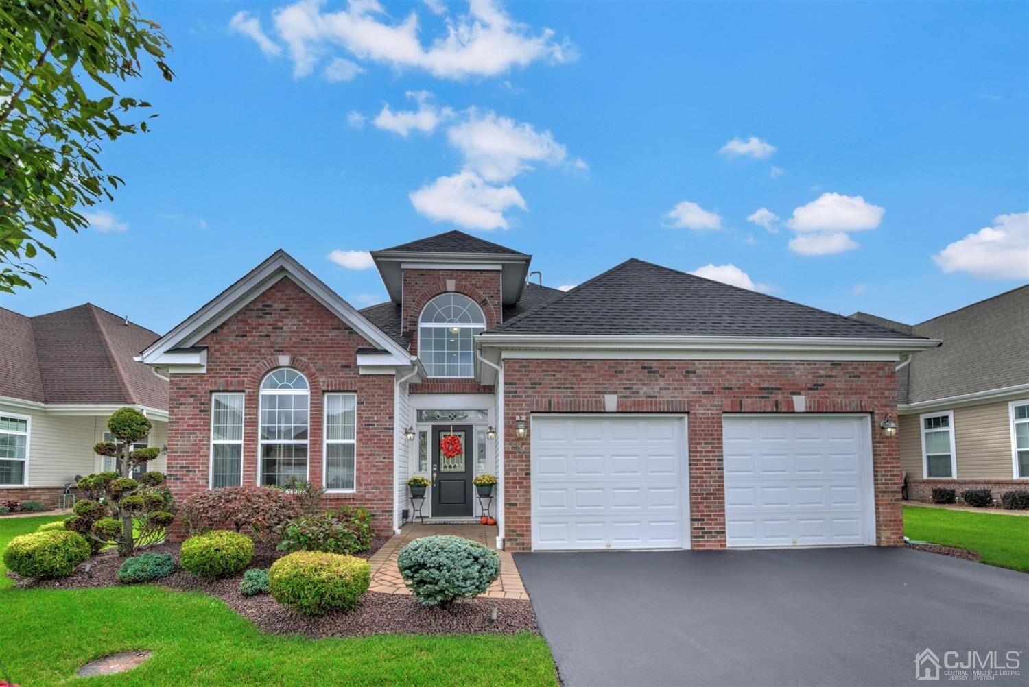 Property Photo:  38 Mandrake Road  NJ 08831 