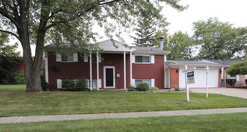 Property Photo:  11512 Hazel Ave.  MI 48439 