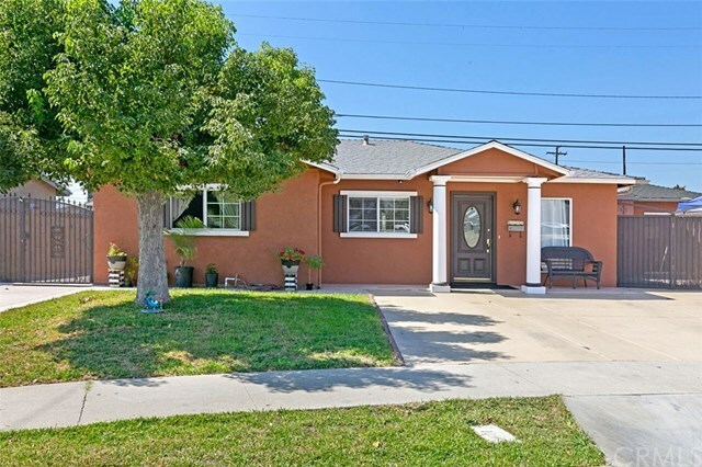 Property Photo:  1007 N Hanover Place  CA 92801 