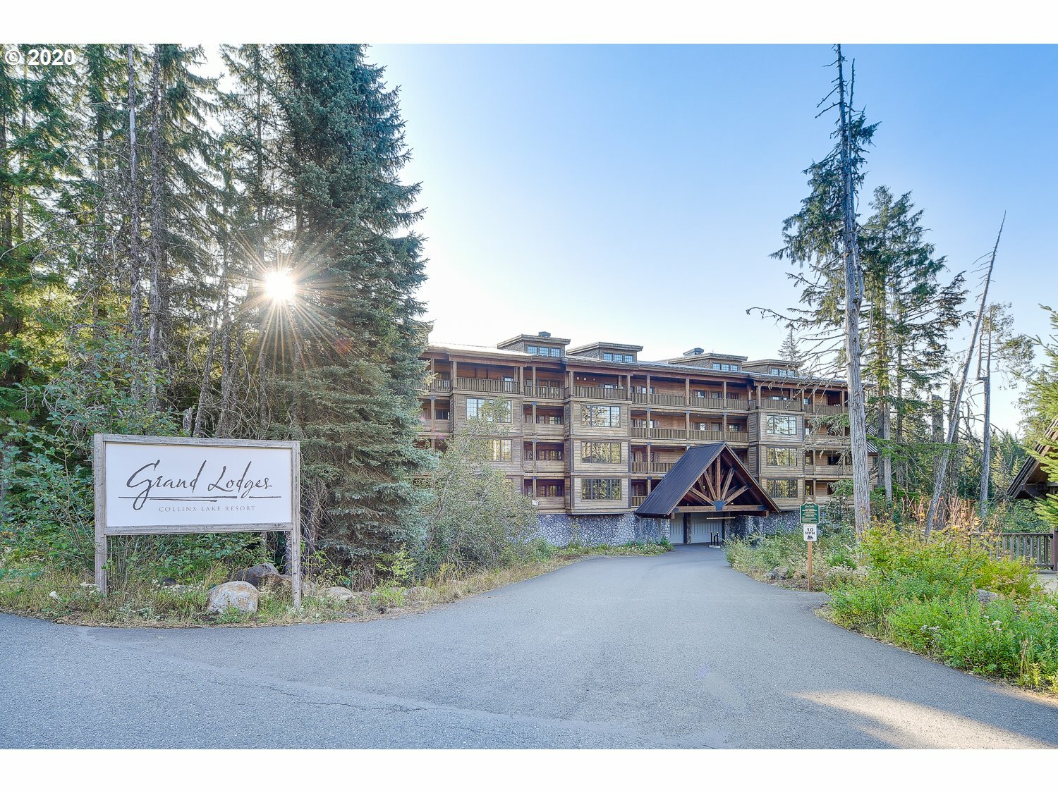 Property Photo: 31250 E Collins Lake Rd 6 OR 97028
