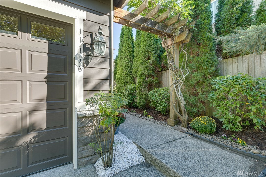 Property Photo:  11176 NE 162nd St  WA 98011 