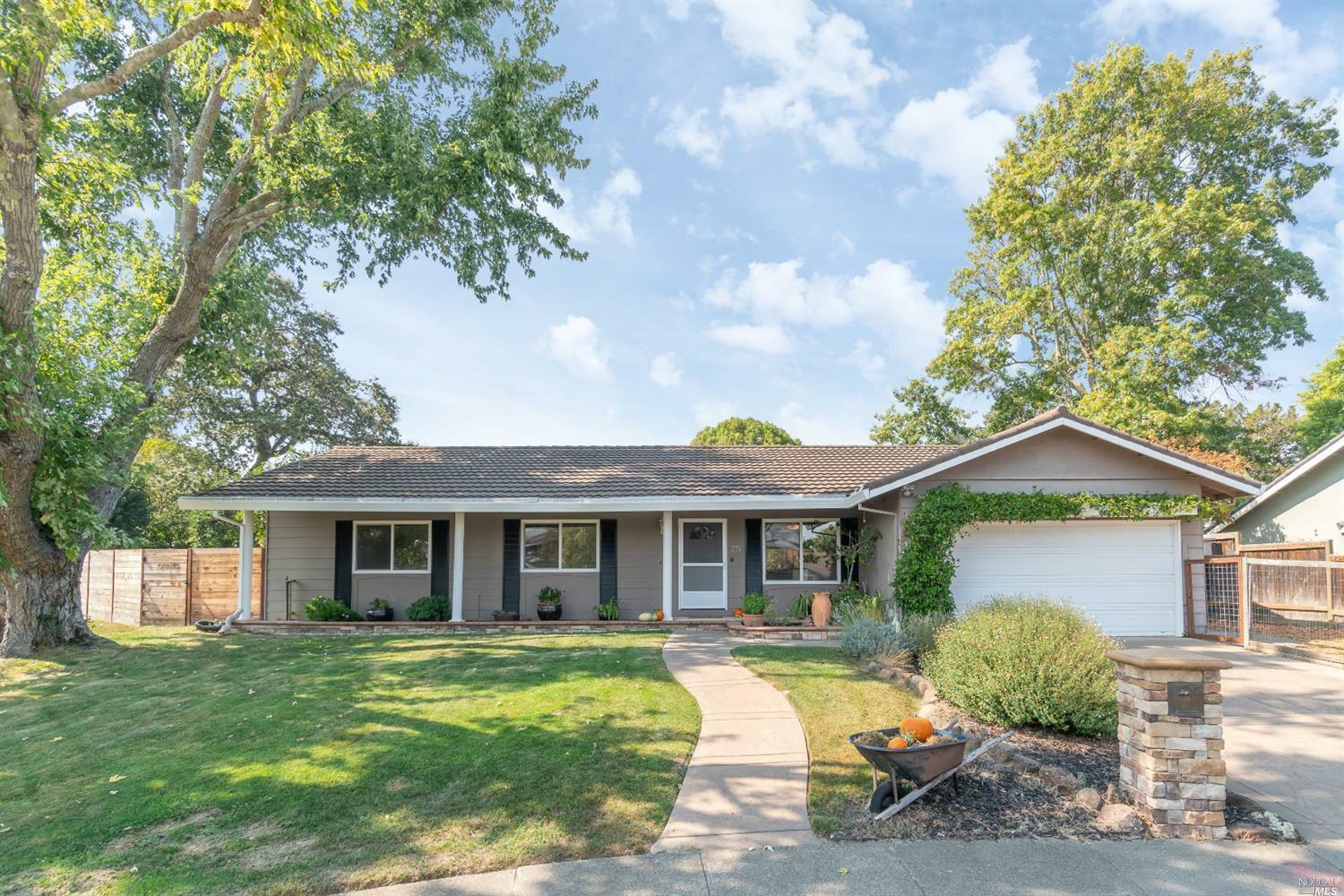 Property Photo: 75 Vivian Court CA 94947