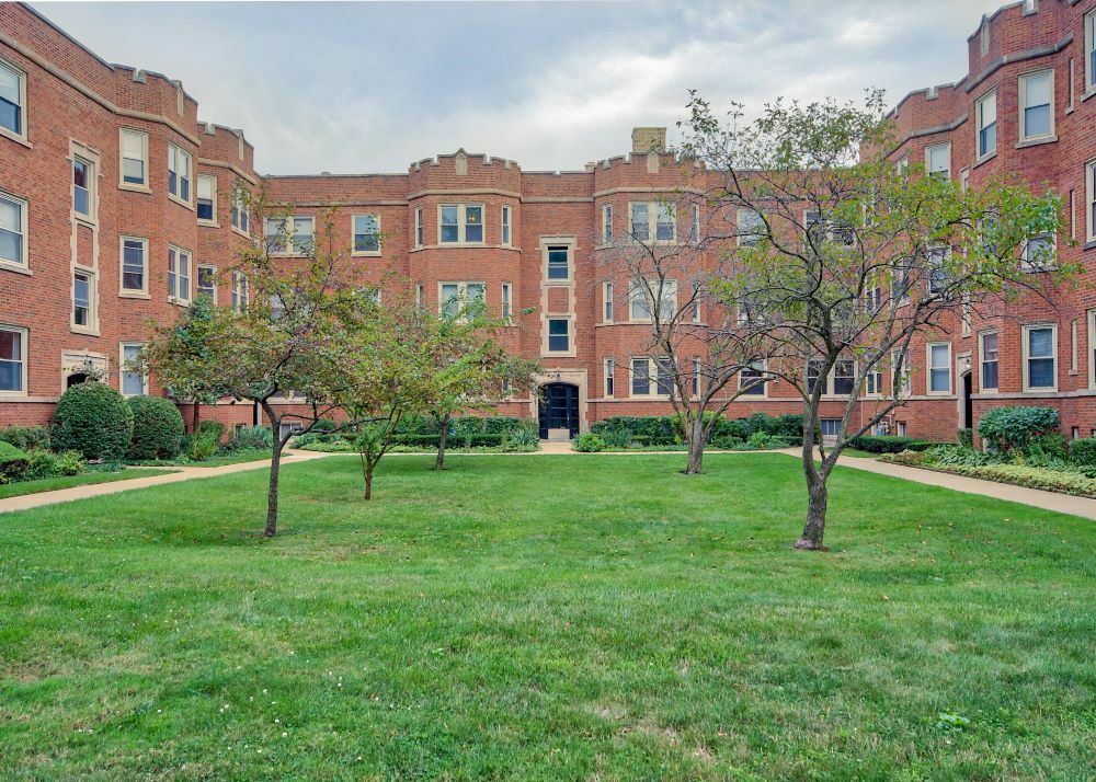 Property Photo: 2255 Ridge Avenue 3D IL 60201