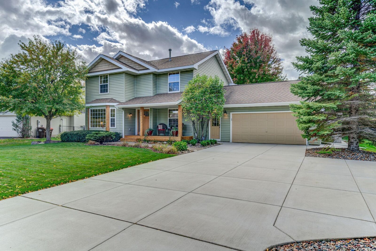 Property Photo: 1076 Bonnieview Circle MN 55129