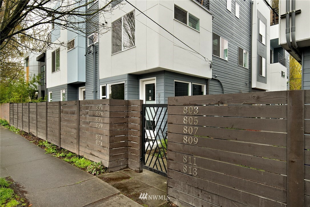 Property Photo:  819 S Cloverdale Street C  WA 98108 