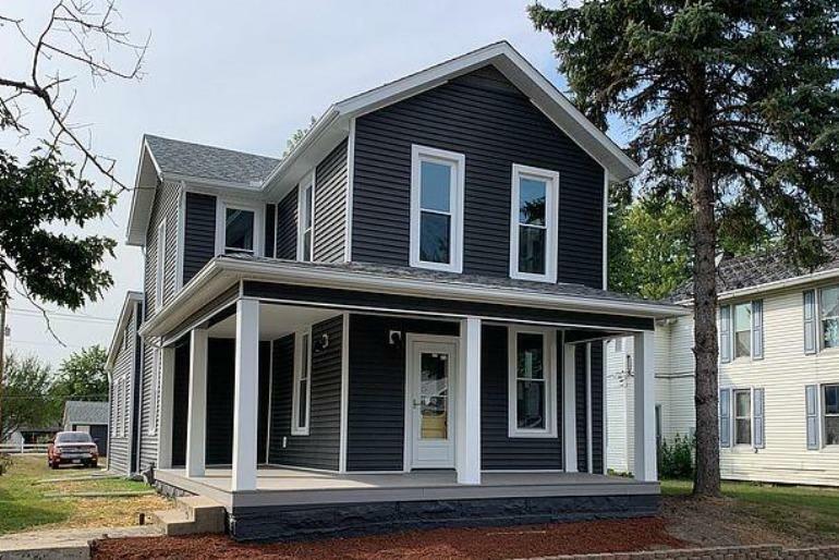 Property Photo: 811 N Barron St OH 45320