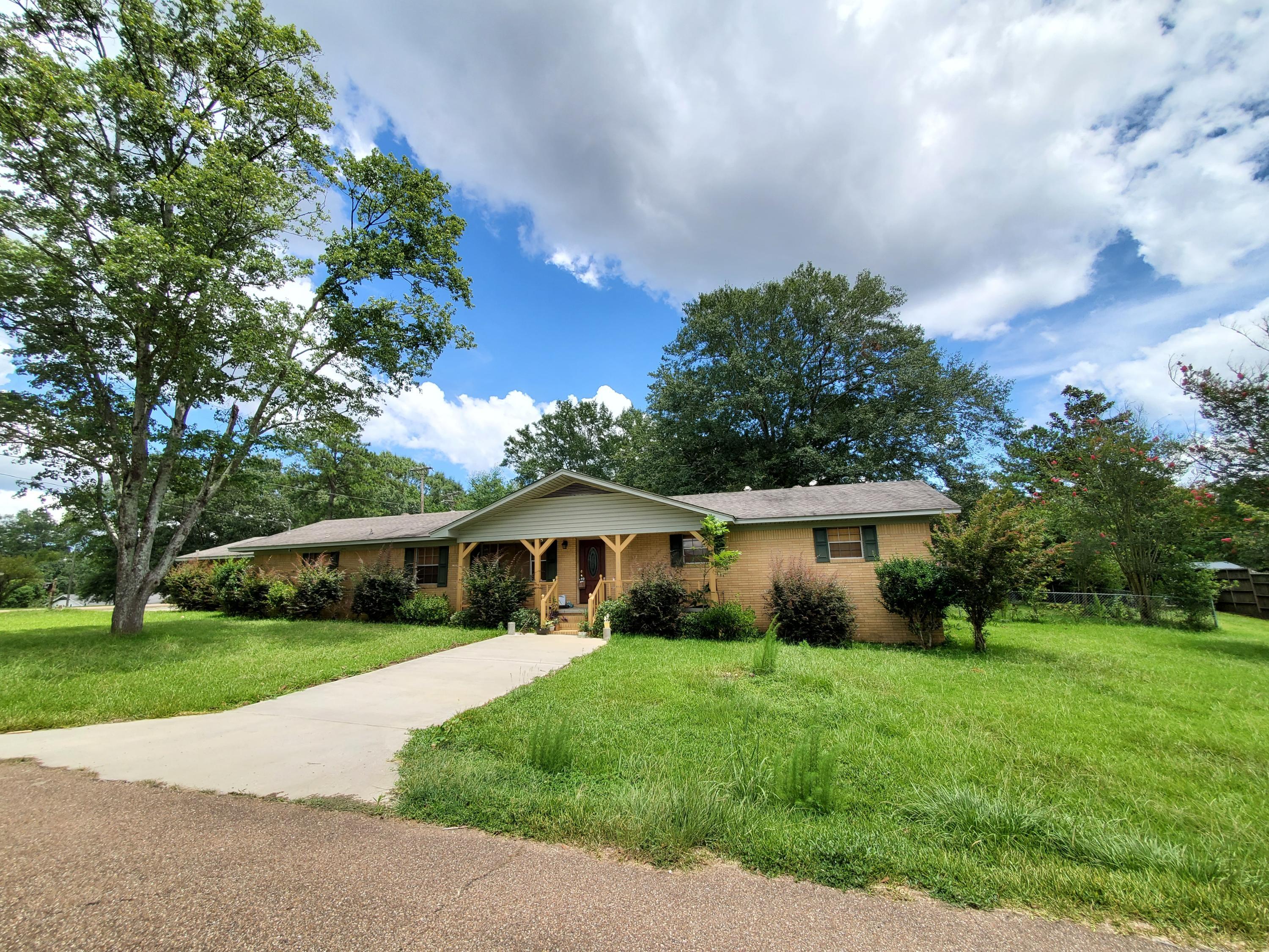 Property Photo: 102 Marion St. MS 39428