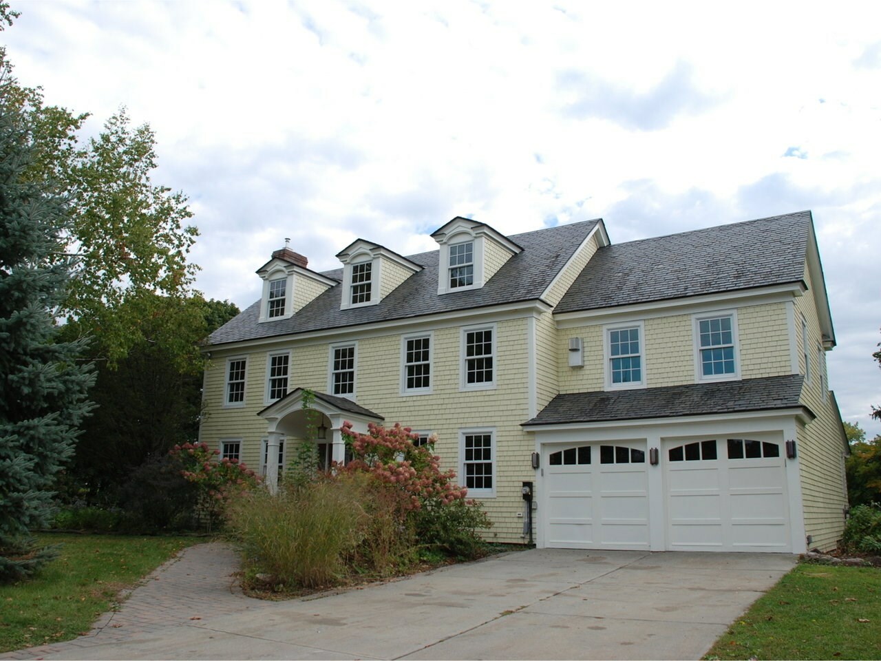 Property Photo: 74 Overlake Park VT 05401