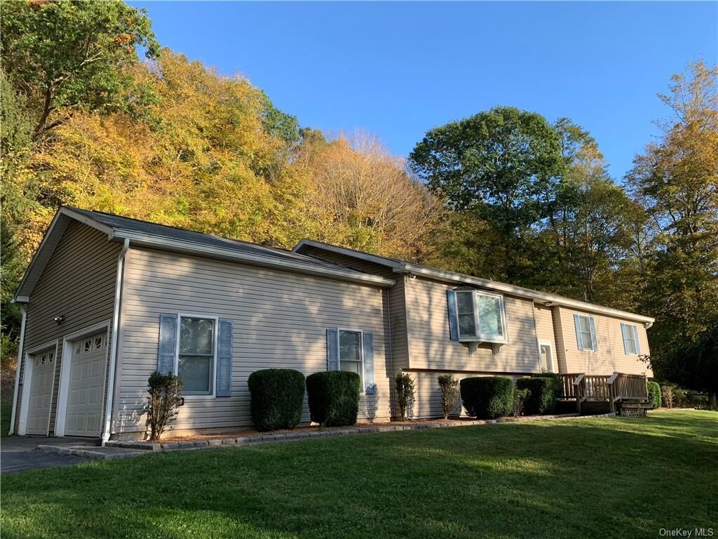 Property Photo:  680 E Branch Road  NY 12563 