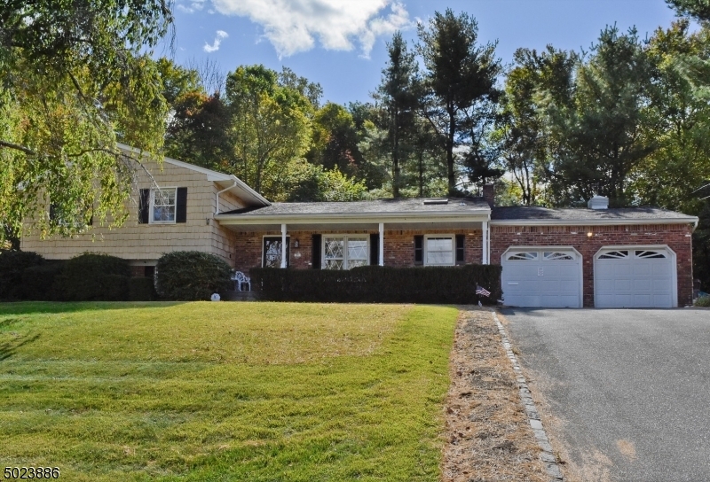 Property Photo:  31 Fleetwood Dr  NJ 07866 