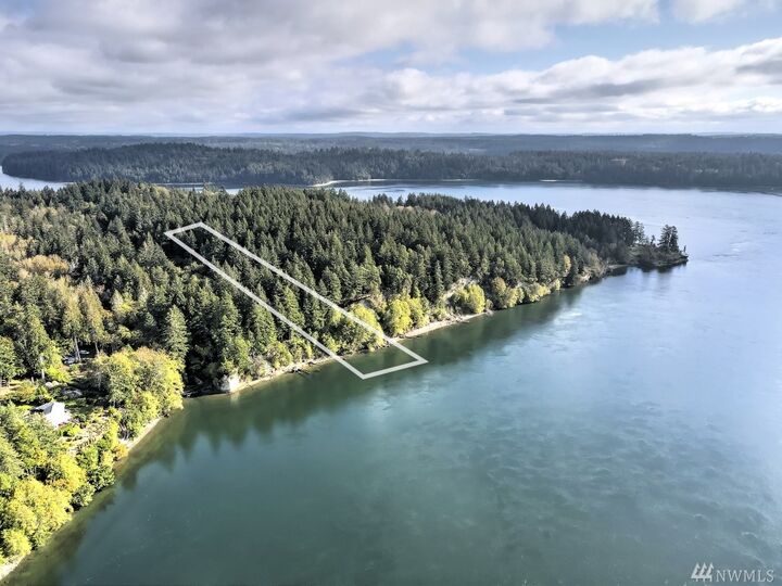 Property Photo: 721 E Benson Lp WA 98584