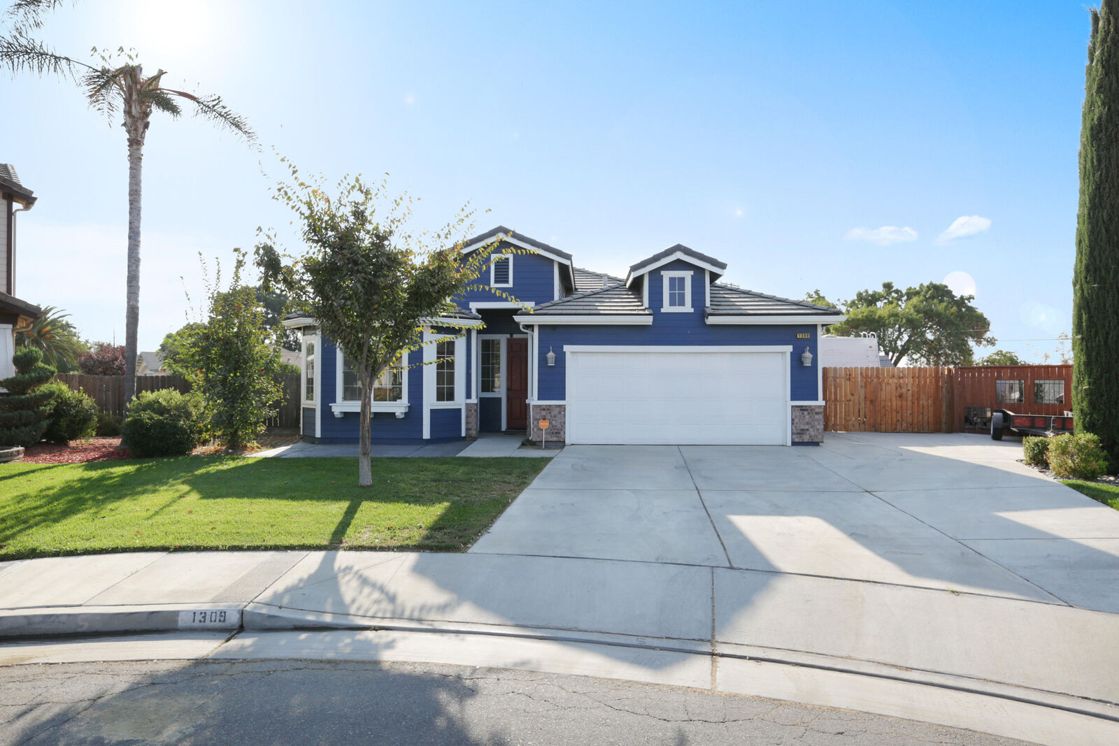 Property Photo:  1309 Acres Way  CA 93230 