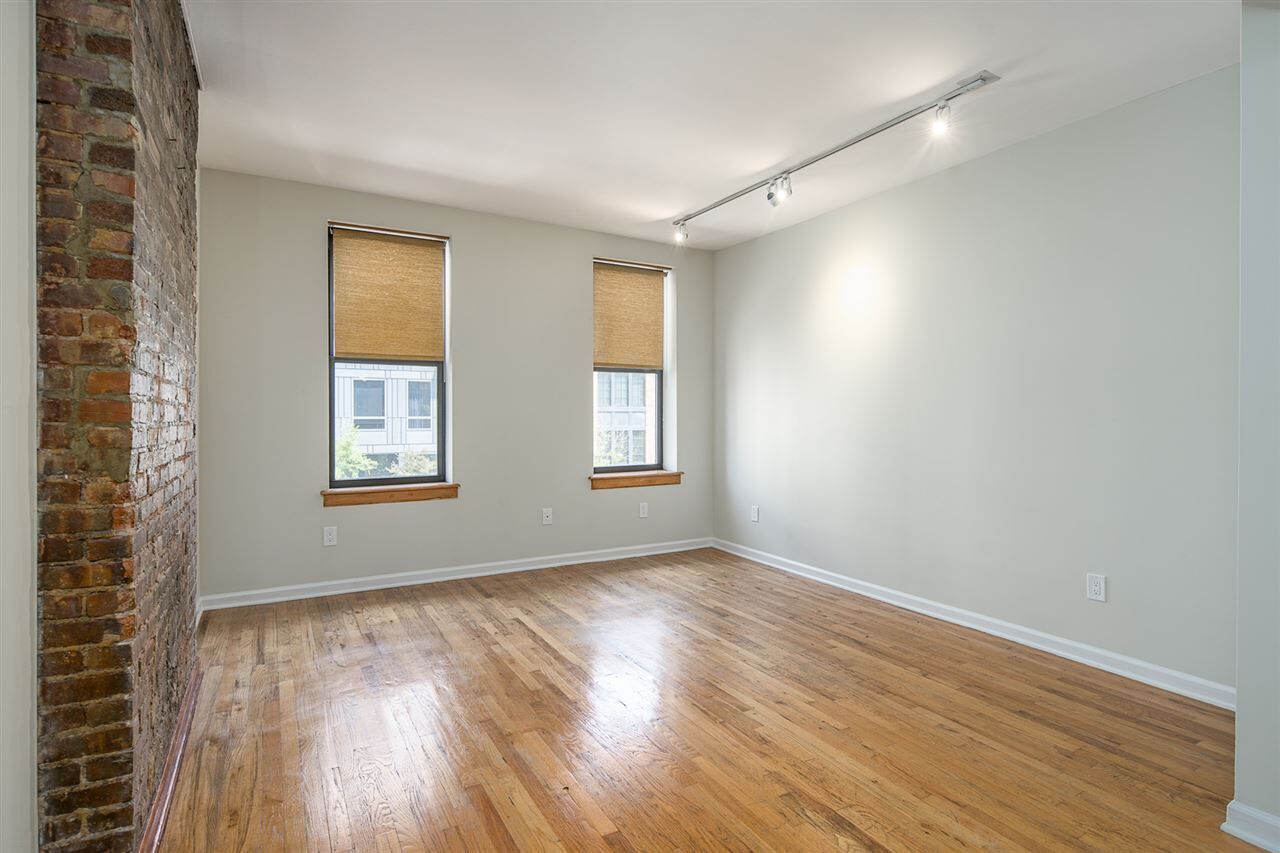 Property Photo:  157 14th St 4R  NJ 07030 