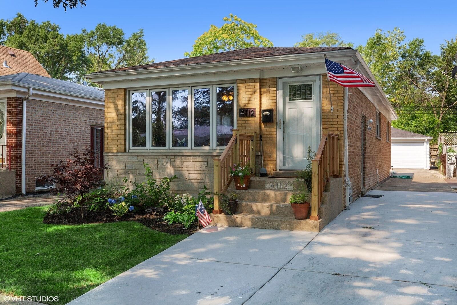 Property Photo: 4112 North Kolmar Avenue IL 60641