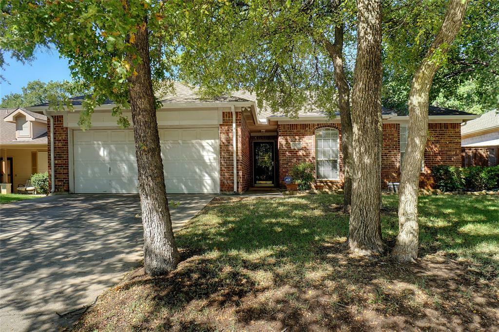 Property Photo:  3852 Kirby Drive  TX 76210 