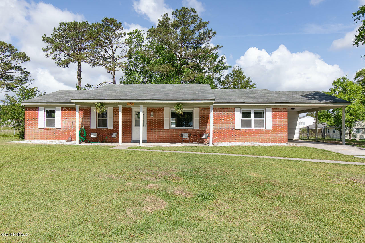 Property Photo:  112 White Oak Boulevard  NC 28546 