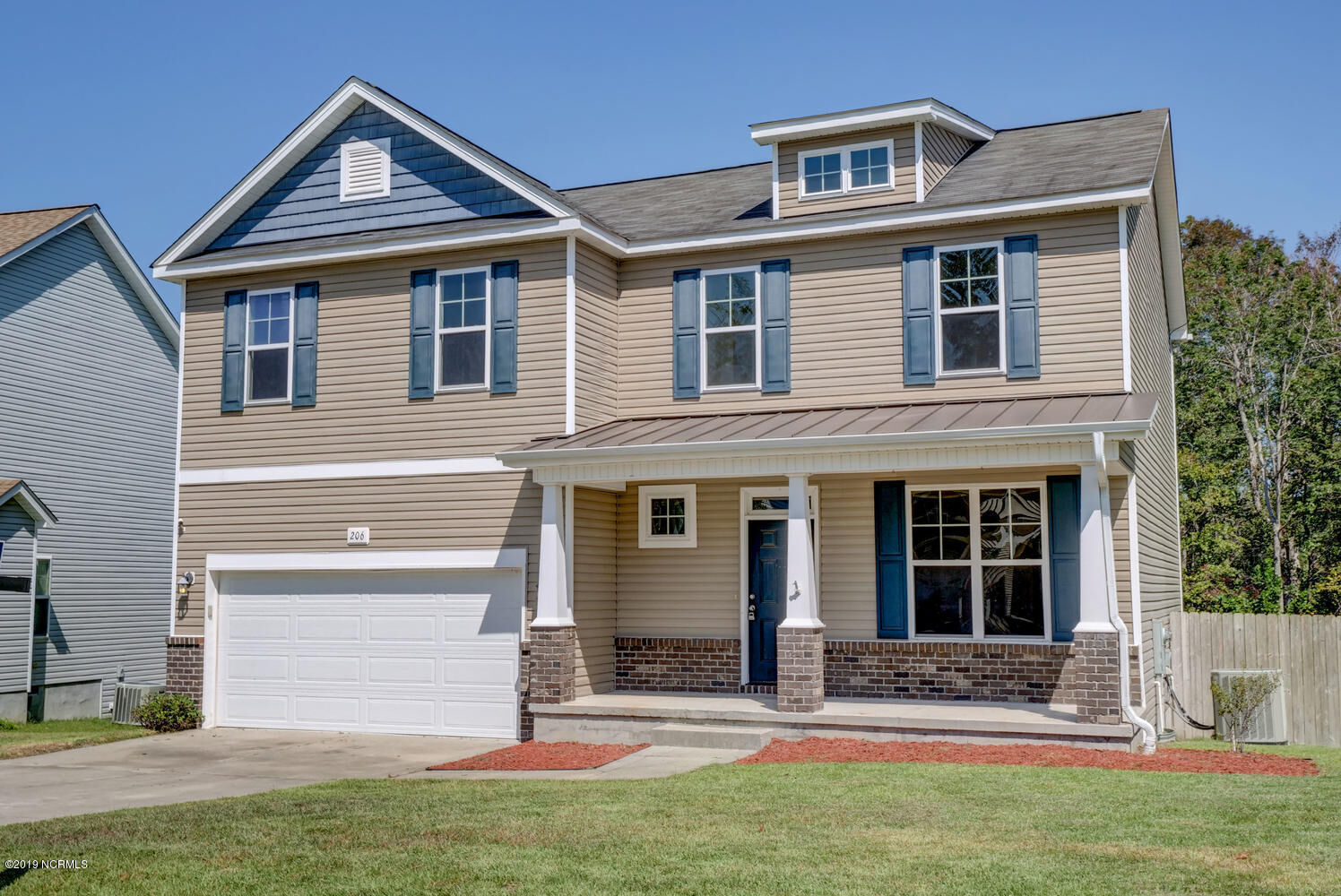 Property Photo:  206 Peggy'S Trace  NC 28460 