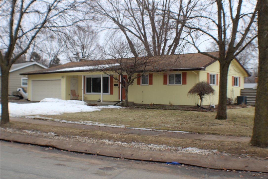 Property Photo: 1405 Taft Avenue WI 54701