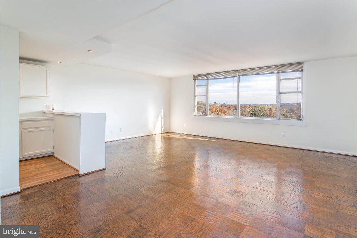 Property Photo:  4600 Duke Street 808  VA 22304 