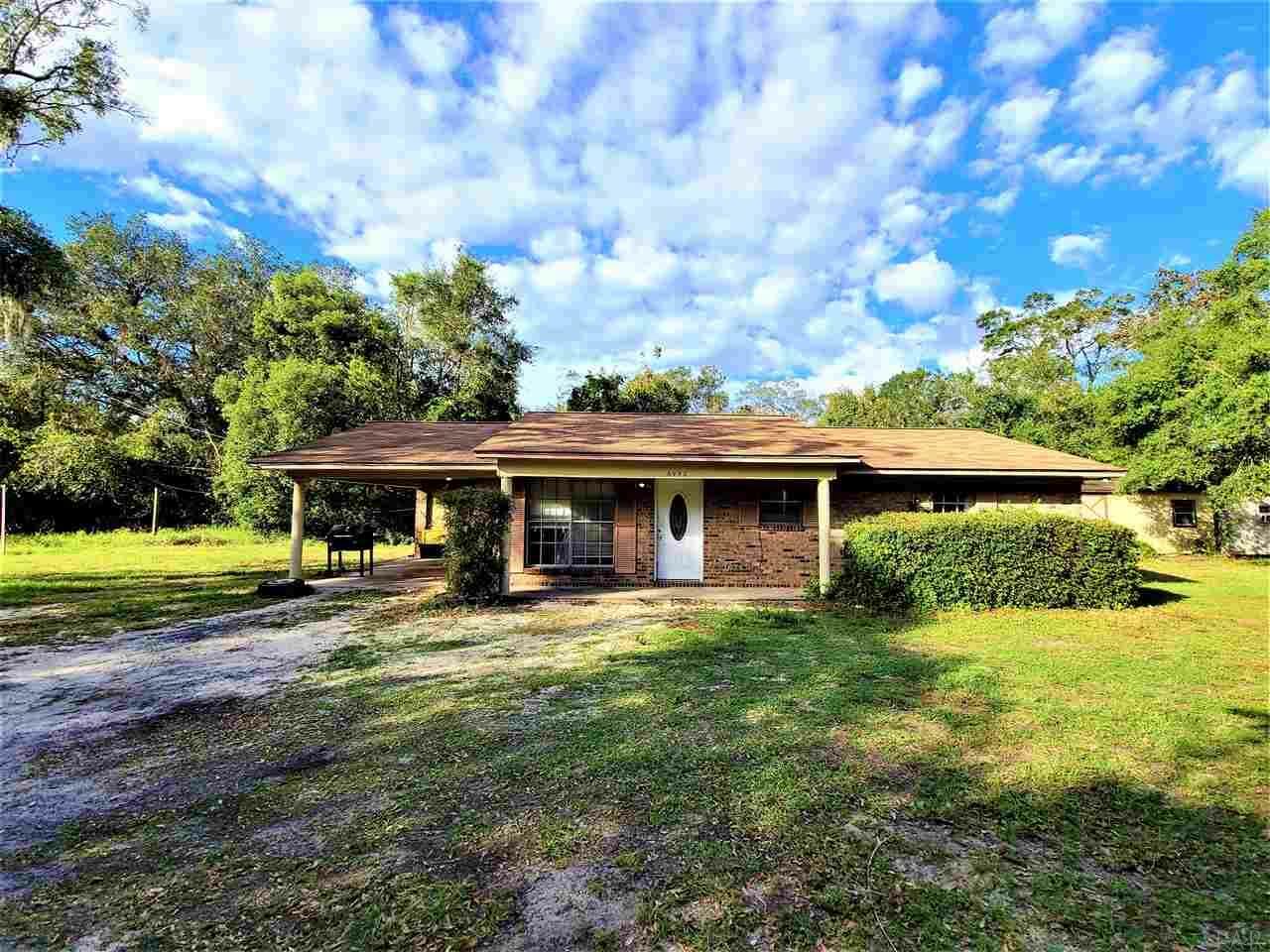 Property Photo:  6950 Holland Rd  FL 32583 