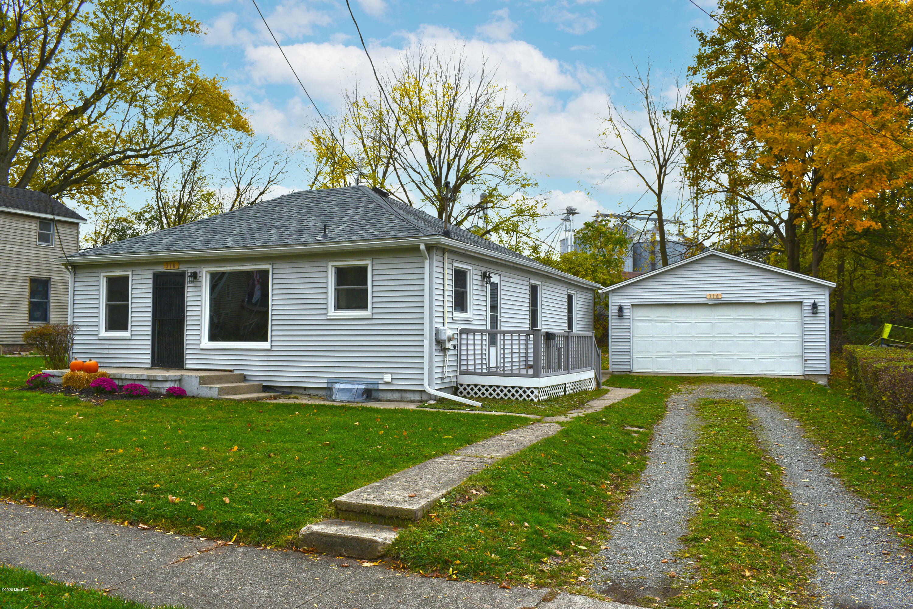 Property Photo:  316 Johnson Street  MI 49031 