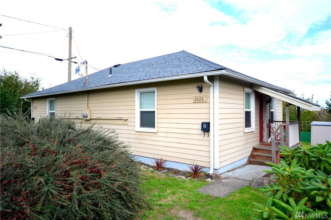 Property Photo:  2022 A&B Vandalia Ave  WA 98310 