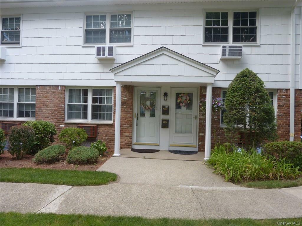 Property Photo:  140 Parkside 140  NY 10901 