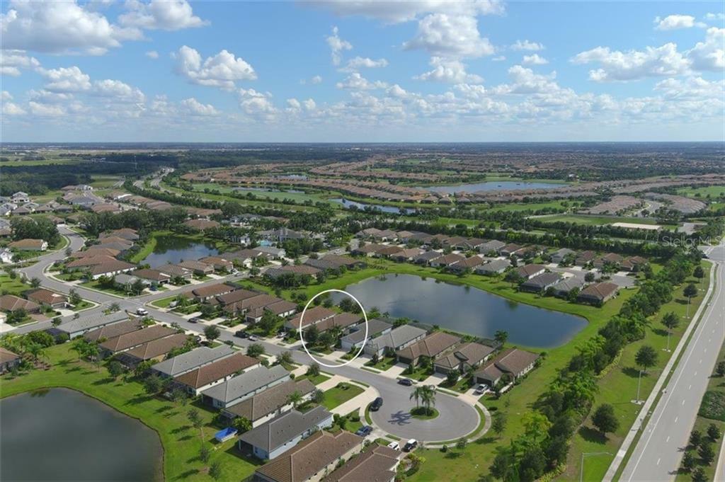 Property Photo: 12624 Crystal Clear Place FL 34211