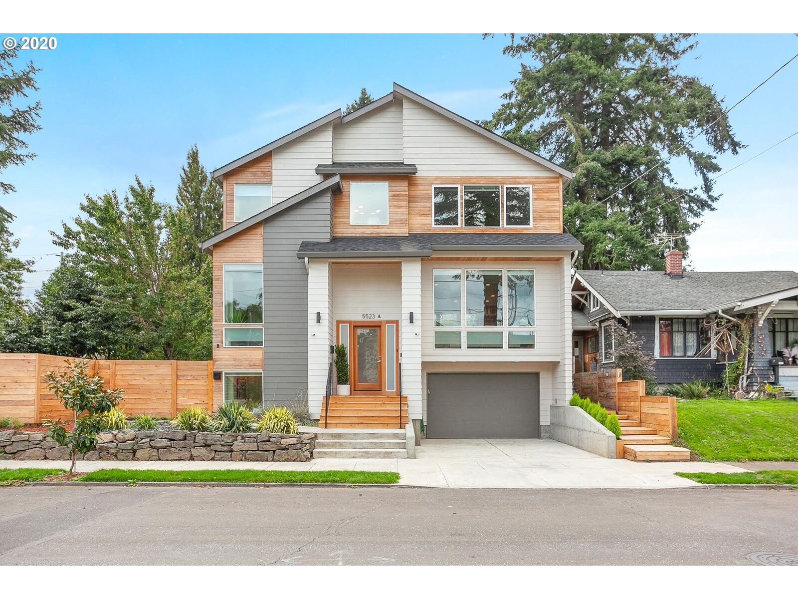 Property Photo:  5523 N Atlantic Ave  OR 97217 