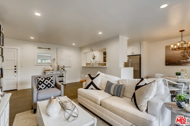 Property Photo:  1020 Granville Ave 204  CA 90049 