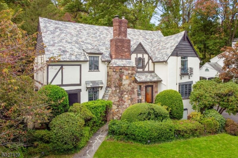 Property Photo:  5 Tower Dr  NJ 07040 