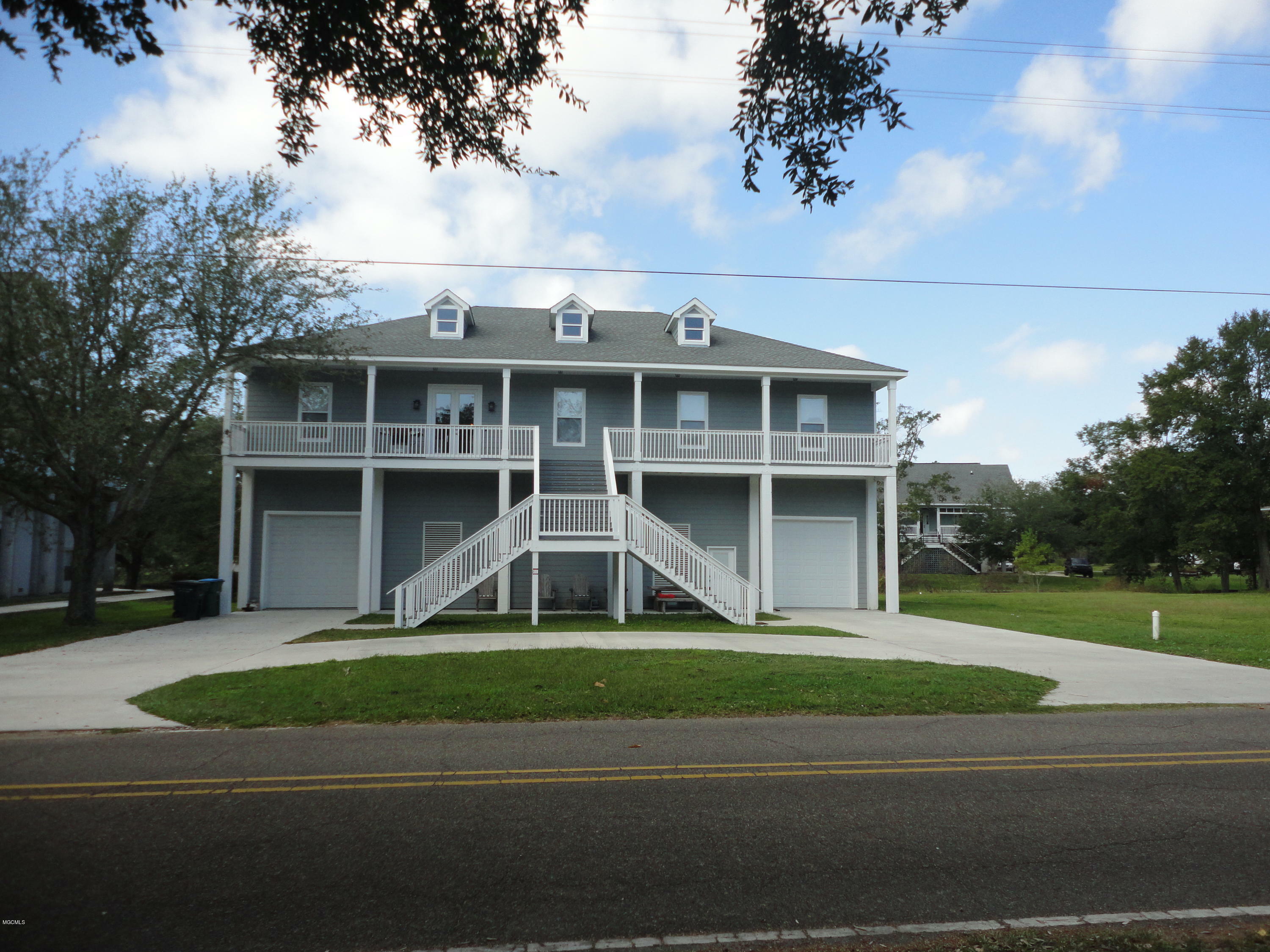 Property Photo:  707 Martin Street  MS 39581 