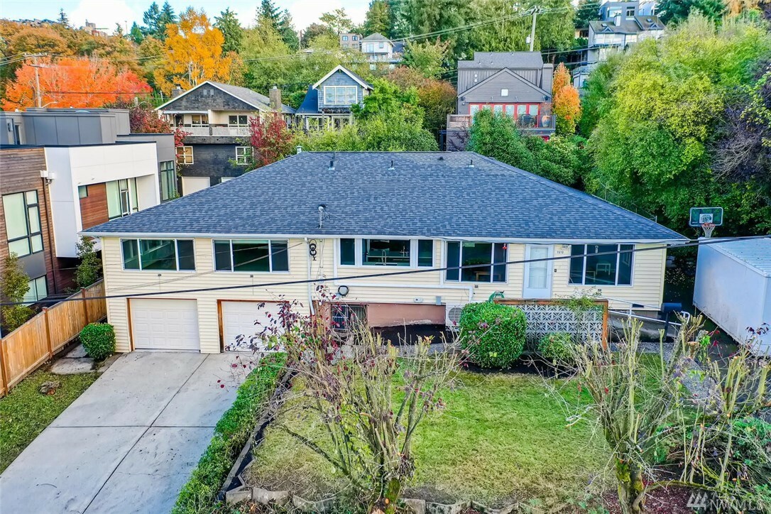 Property Photo: 1510 Bradner Place S WA 98144