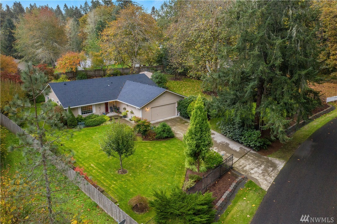 Property Photo:  5606 Lake St Clair Dr SE  WA 98513 