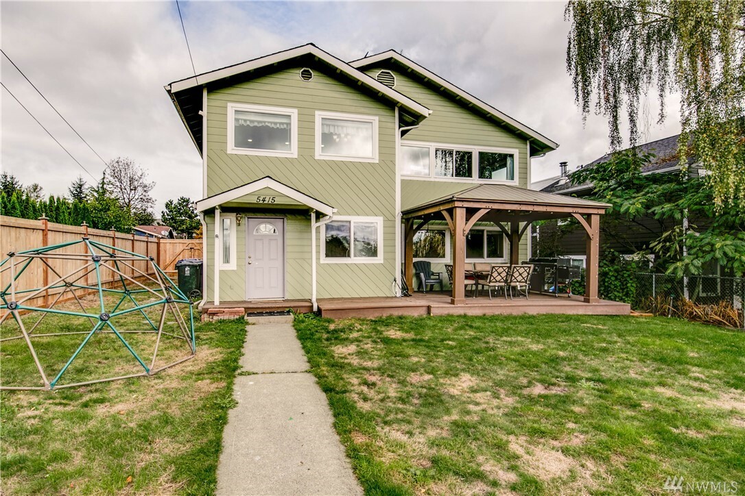 Property Photo:  5415 29th St NE  WA 98422 