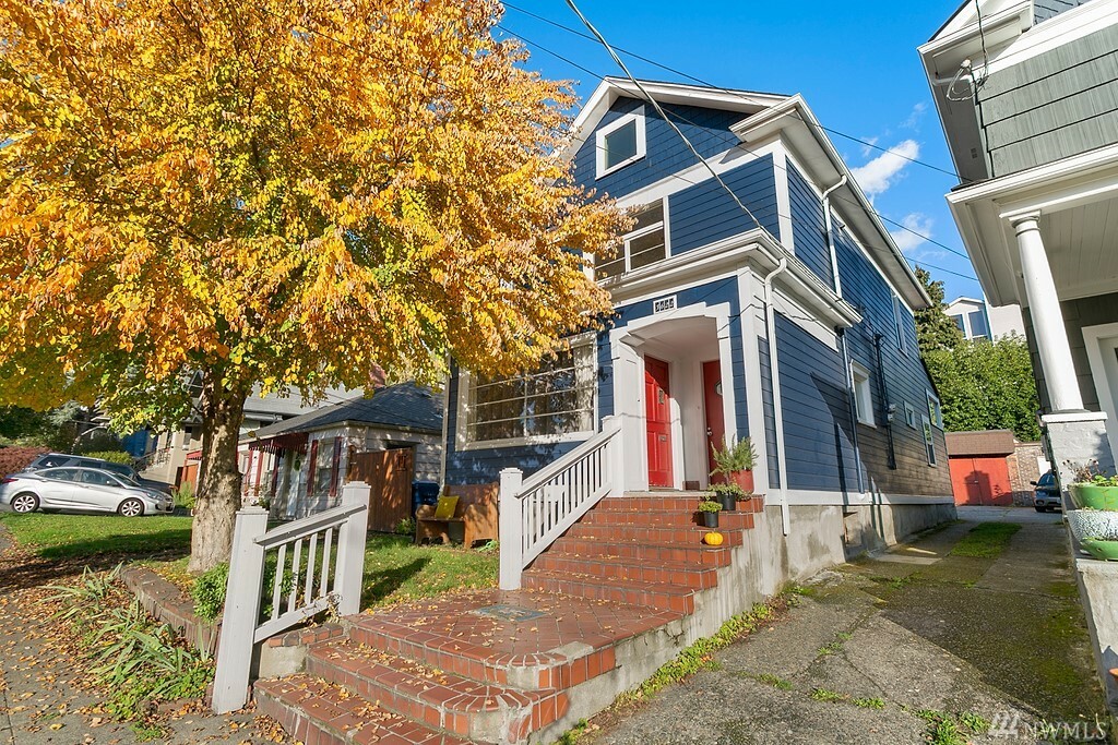 Property Photo: 3622 Densmore Ave N WA 98103