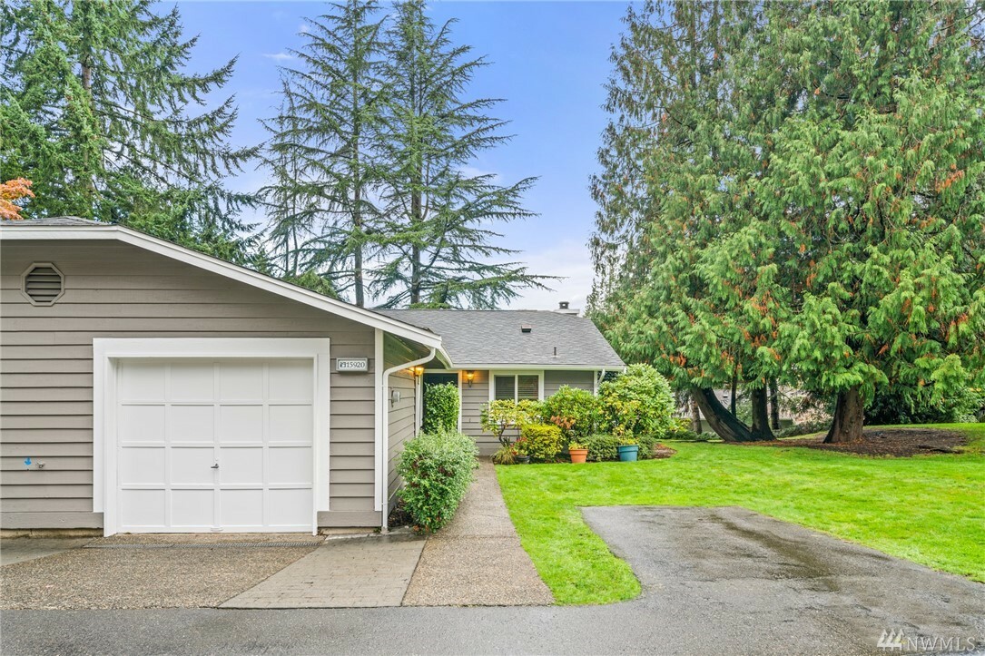 Property Photo: 15920 NE 41st St 9B WA 98052