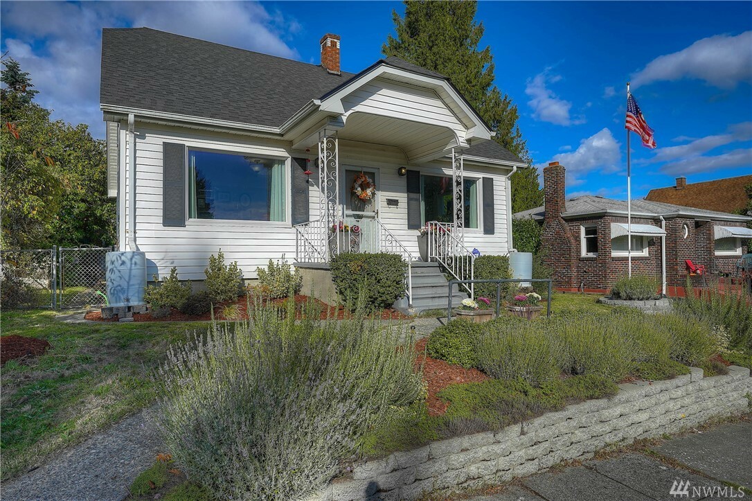 Property Photo:  421 S 61st  WA 98408 