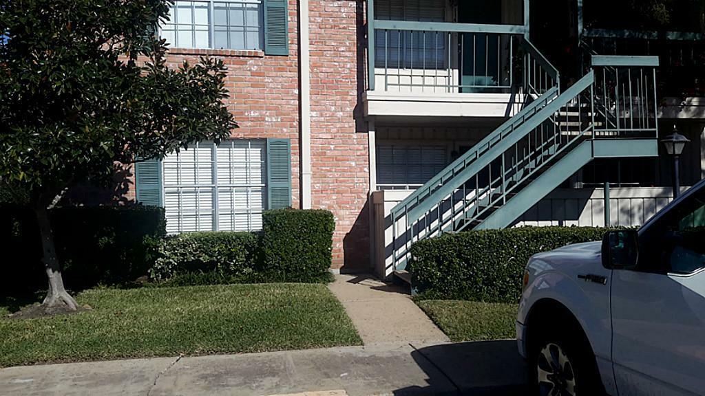 Property Photo:  2350 Bering Drive 113  TX 77057 