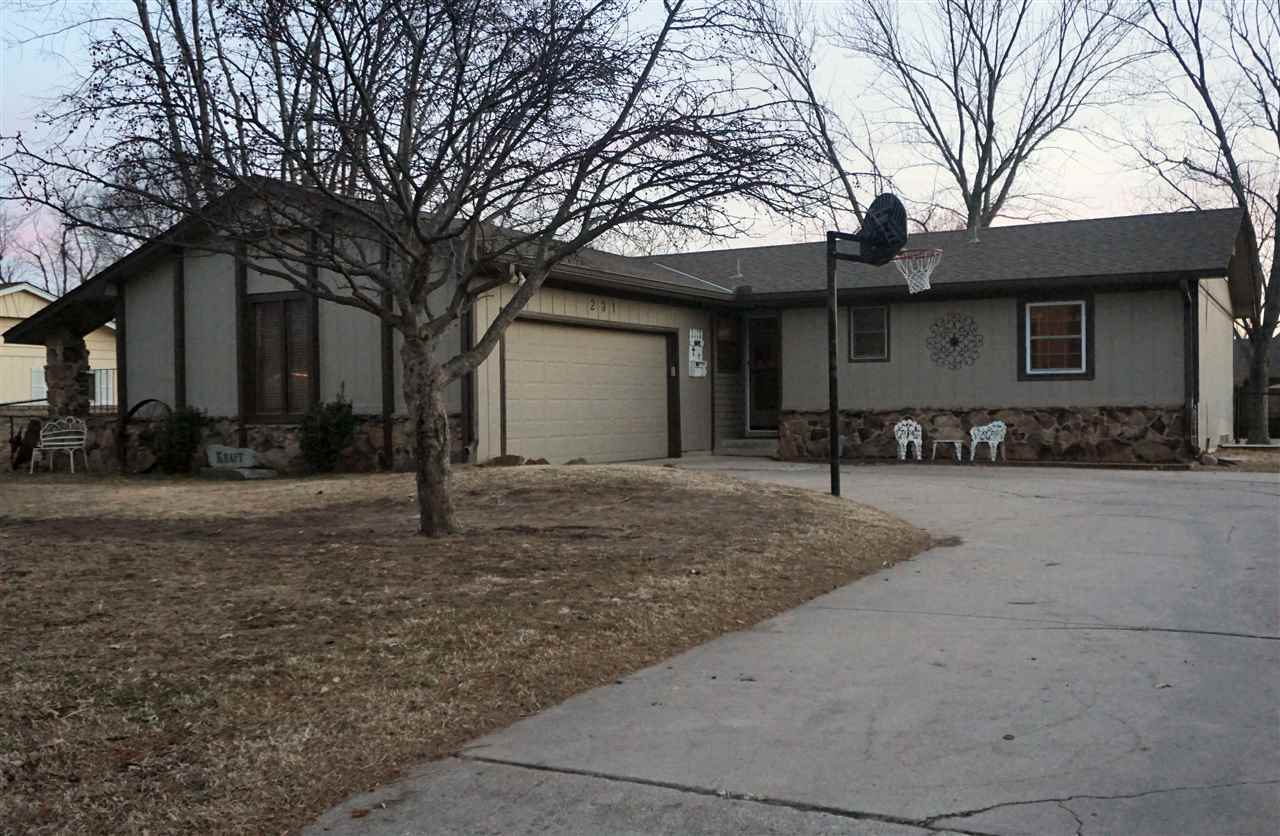 Property Photo:  231 E Nancy St  KS 67026 