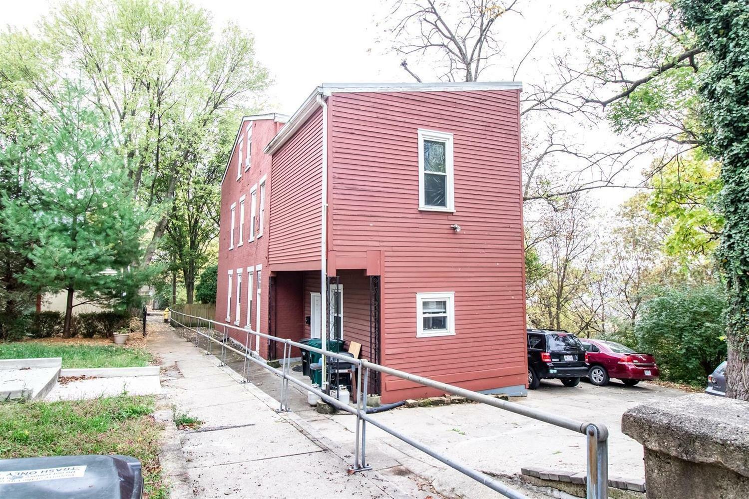 Property Photo:  326 Emming St  OH 45219 