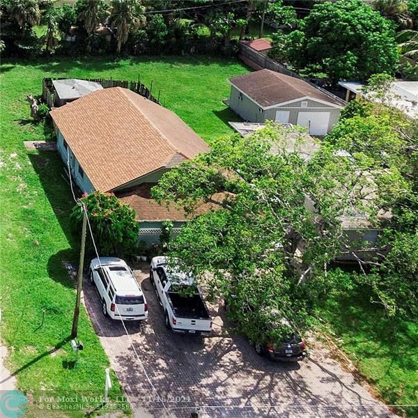 Property Photo:  860 SW 9th St  FL 33060 