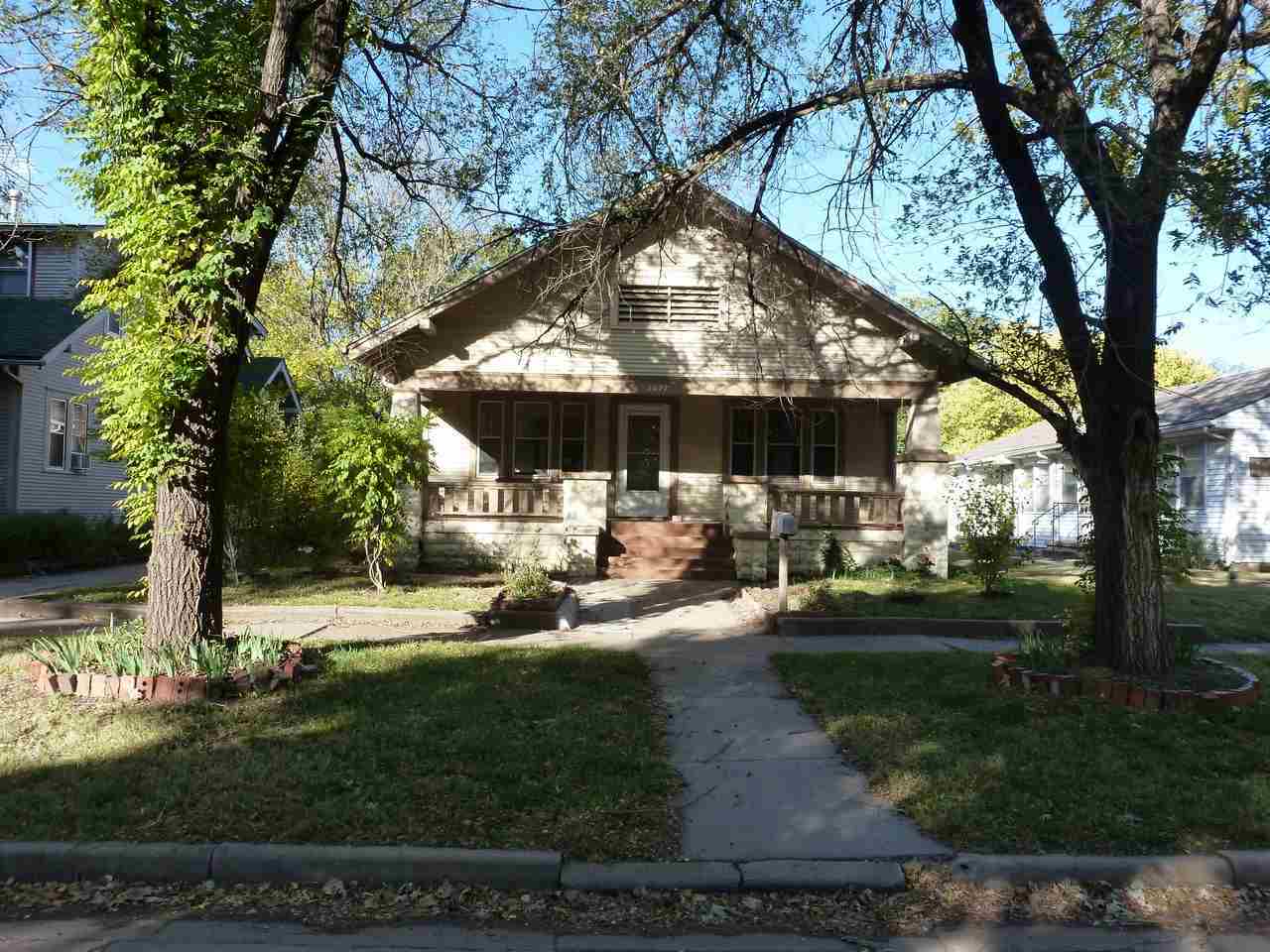 Property Photo:  1027 N Lewellen Ave  KS 67203 