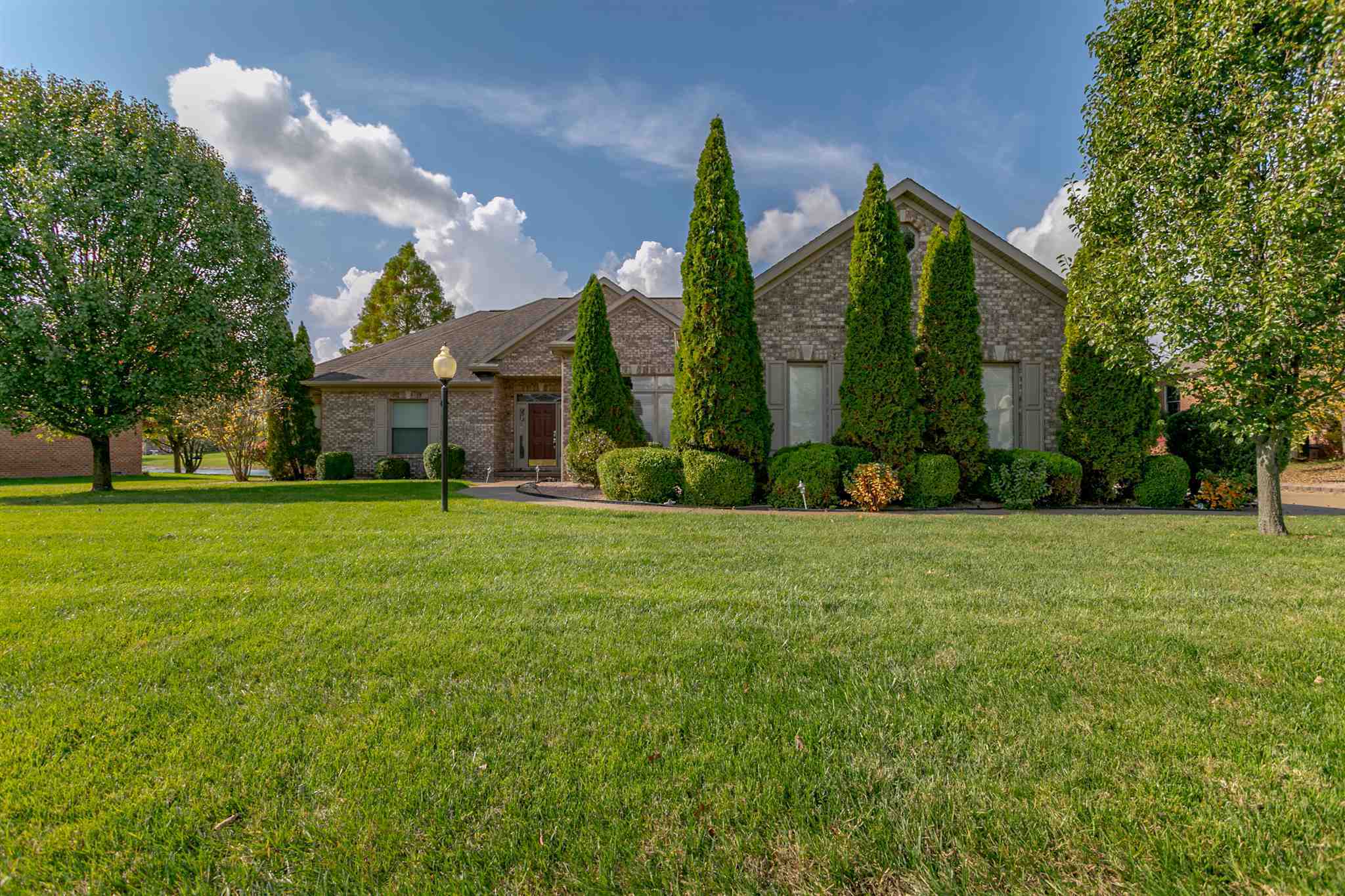 Property Photo: 2033 Lakes Edge Drive IN 47630-8017