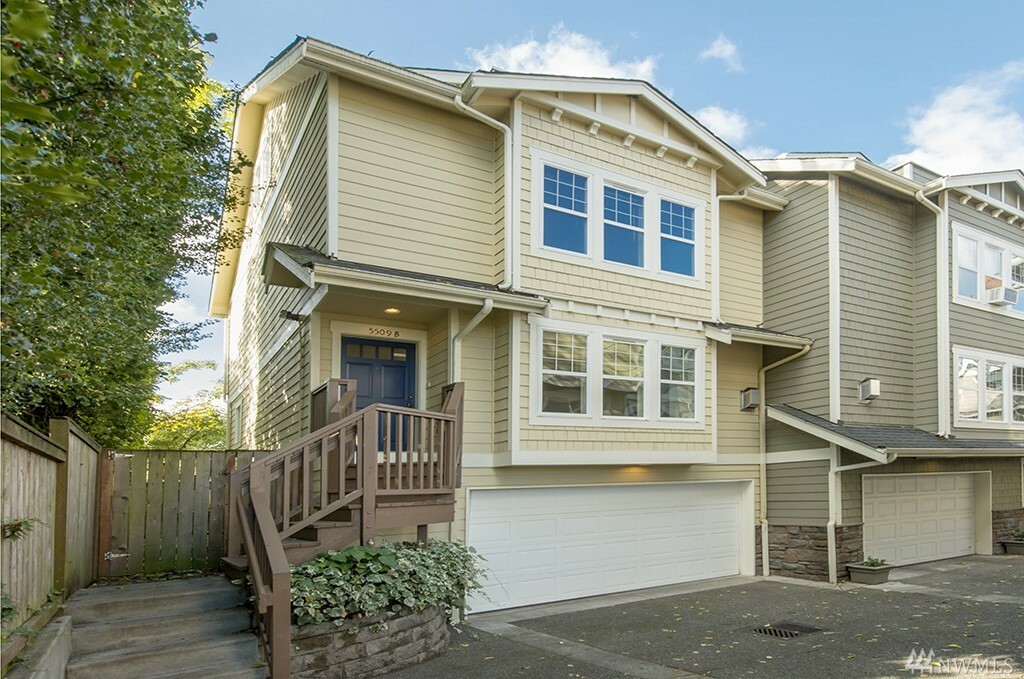 Property Photo:  5509 B 26th Ave NE  WA 98105 